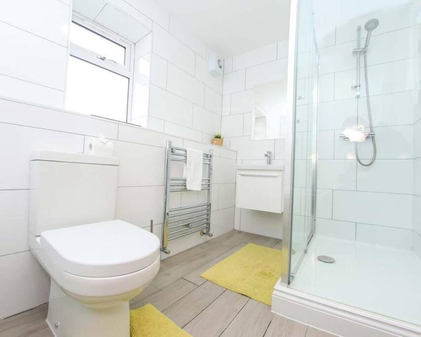 No25-Luxe Living Guest House- 2 Bed-Wifi-Free Parking-City- Beach สวอนซี ภายนอก รูปภาพ